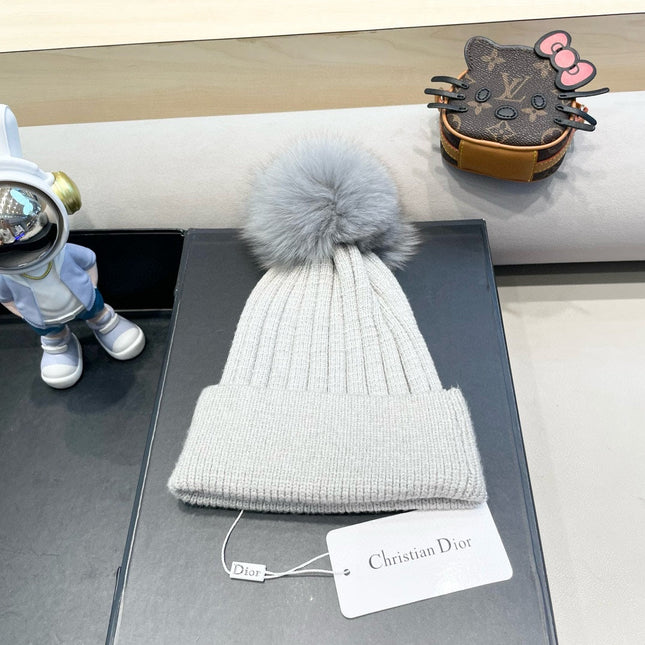 KNITTED BEANIE HAT IN RHINO GRAY WOOL AND FOX FUR 435033