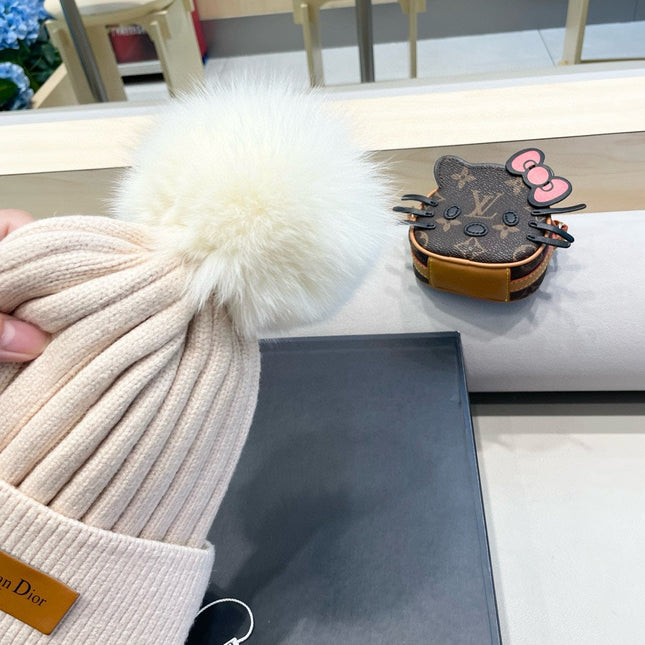 KNITTED BEANIE HAT IN BEIGE WOOL AND FOX FUR 435034