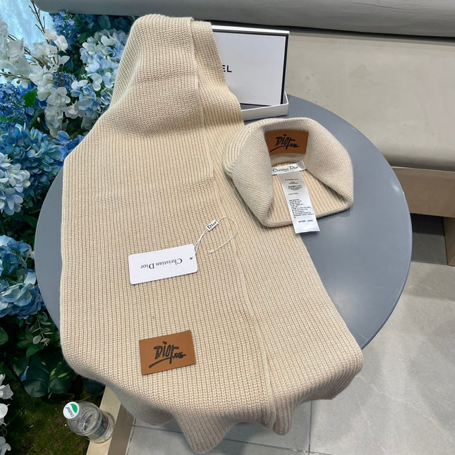 SET CLASSIC SCARF AND HAT IN BEIGE RABBIT WOOL 434625