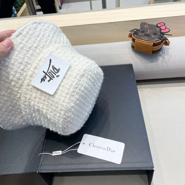 BUCKET HAT IN WHITE WOOL 436747