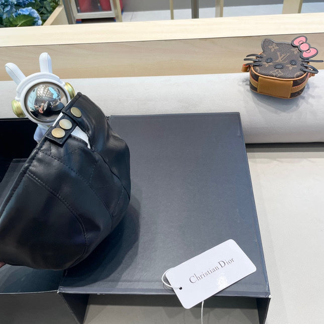 BAKER BOY HAT IN BLACK LEATHER 436766