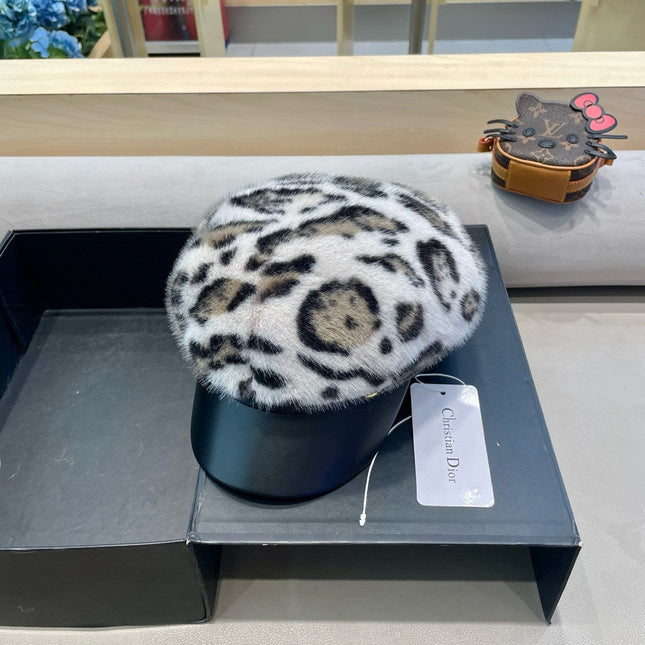 BAKER BOY HAT IN WHITE MINK FUR 438087