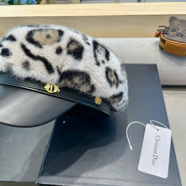 BAKER BOY HAT IN WHITE MINK FUR 438087