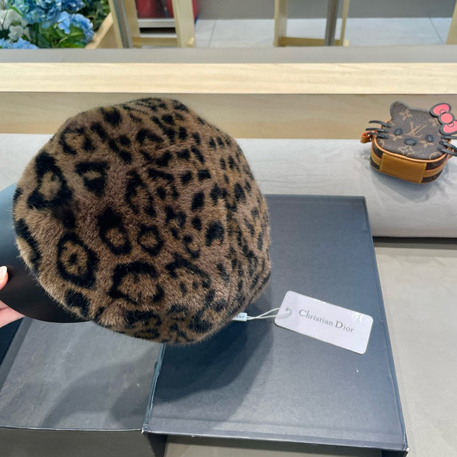 BAKER BOY HAT IN CHOCOLATE BROWN MINK FUR 438090