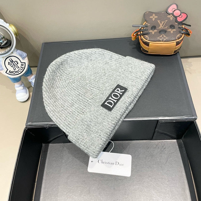 KNITTED BEANIE HAT IN LIGHT GRAY WOOL AND RABBIT FUR 439675