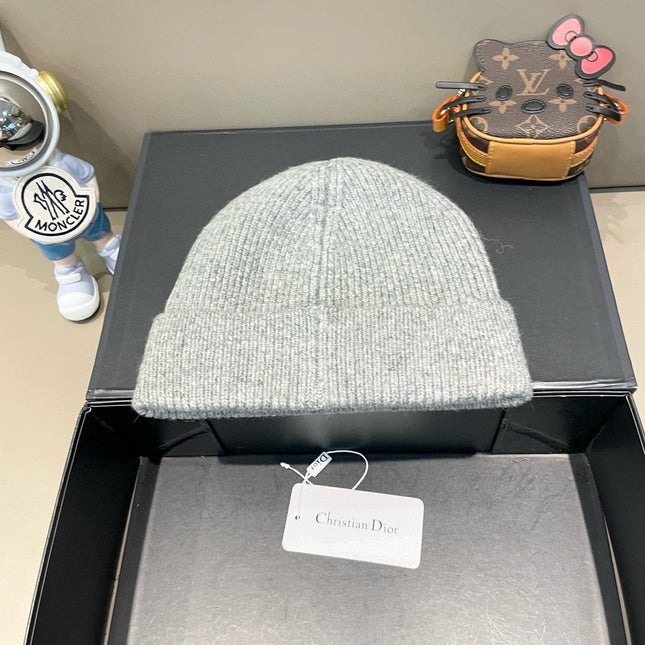 KNITTED BEANIE HAT IN LIGHT GRAY WOOL AND RABBIT FUR 439675