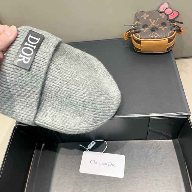 KNITTED BEANIE HAT IN LIGHT GRAY WOOL AND RABBIT FUR 439675