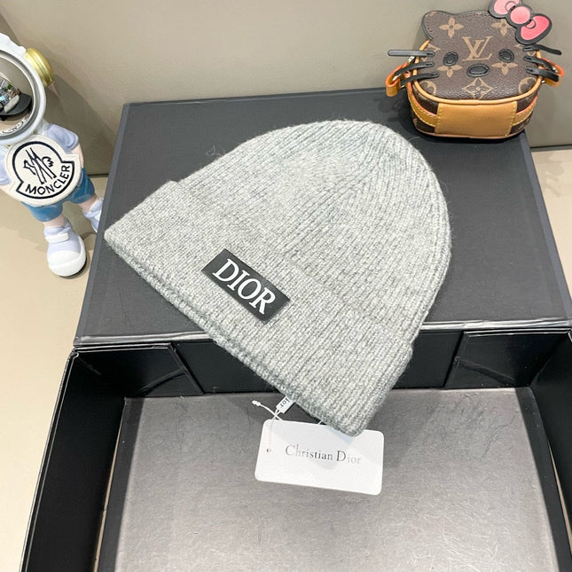 KNITTED BEANIE HAT IN LIGHT GRAY WOOL AND RABBIT FUR 439675