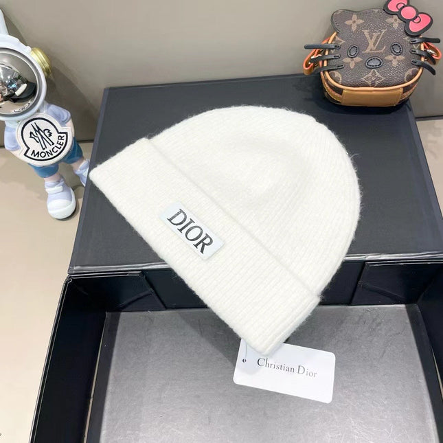 KNITTED BEANIE HAT IN WHITE WOOL AND RABBIT FUR 439676