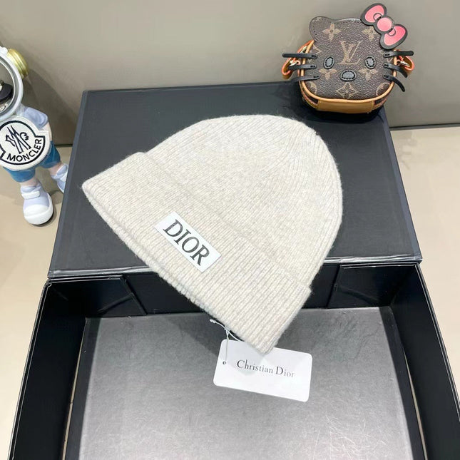 KNITTED BEANIE HAT IN IVORY BEIGE WOOL AND RABBIT FUR 439677