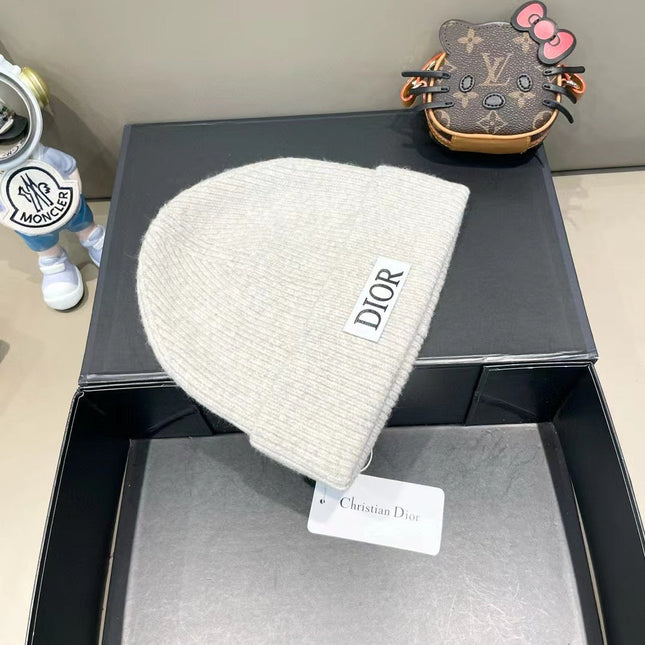 KNITTED BEANIE HAT IN IVORY BEIGE WOOL AND RABBIT FUR 439677