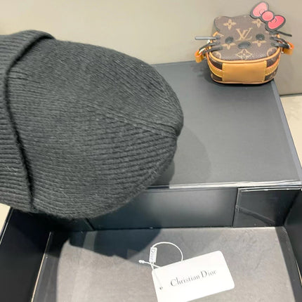 KNITTED BEANIE HAT IN BLACK WOOL AND RABBIT FUR 439678