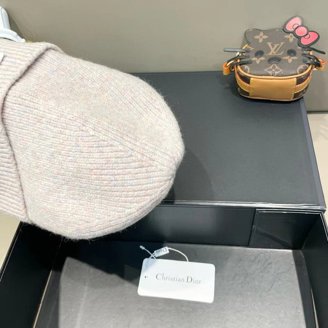 KNITTED BEANIE HAT IN LIGHT BEIGE WOOL AND RABBIT FUR 439679