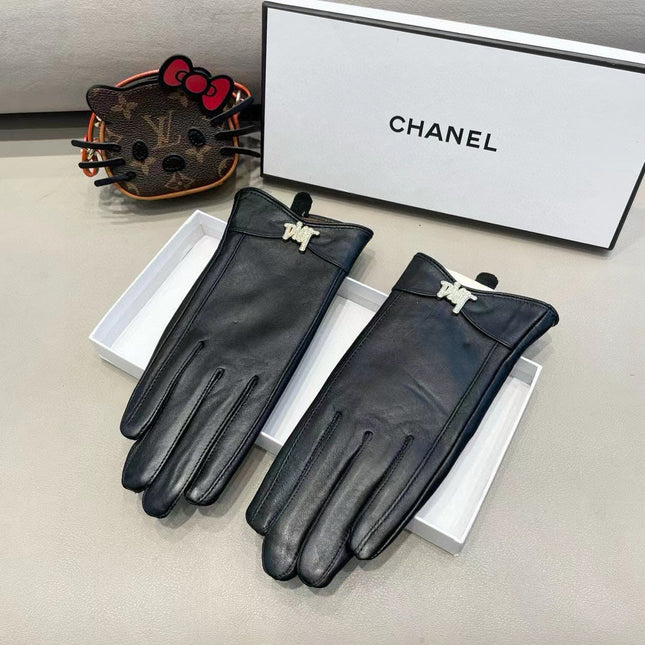 GLOVES IN BLACK LAMBSKIN AND FLEECE LINING 456278