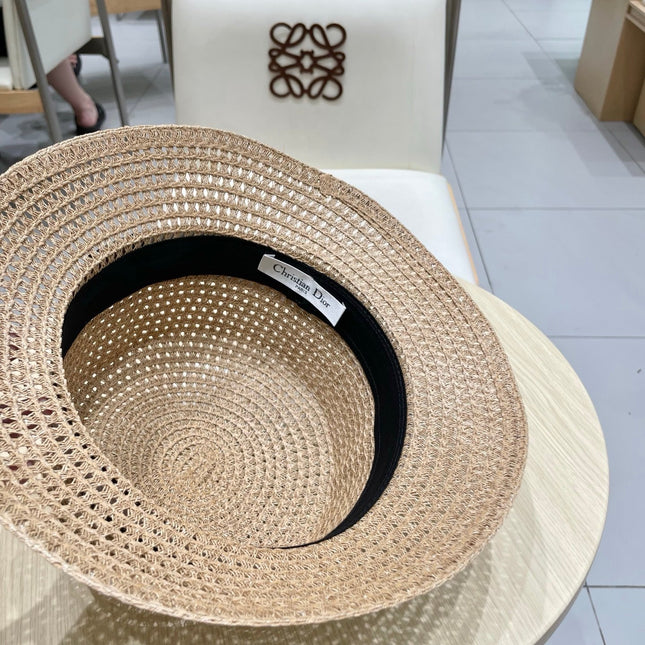 BUCKET HAT IN DARK BEIGE RAFFIA