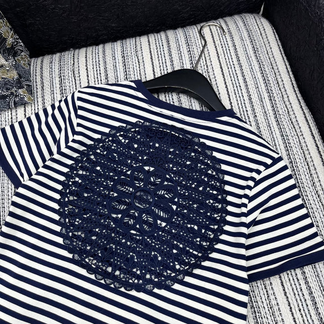 LOEWE EMBROIDERED SHORT-SLEEVE T-SHIRT WITH CREW NECK 267984