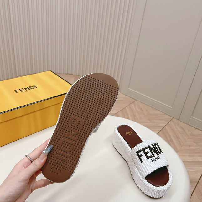 FENDI SIGNATURE WEDGE PLATFORM 6 CM IN WHITE FIBRE WITH BROWN EMBROIDERED LOGO