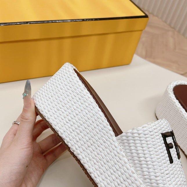 FENDI SIGNATURE WEDGE PLATFORM 6 CM IN WHITE FIBRE WITH BROWN EMBROIDERED LOGO