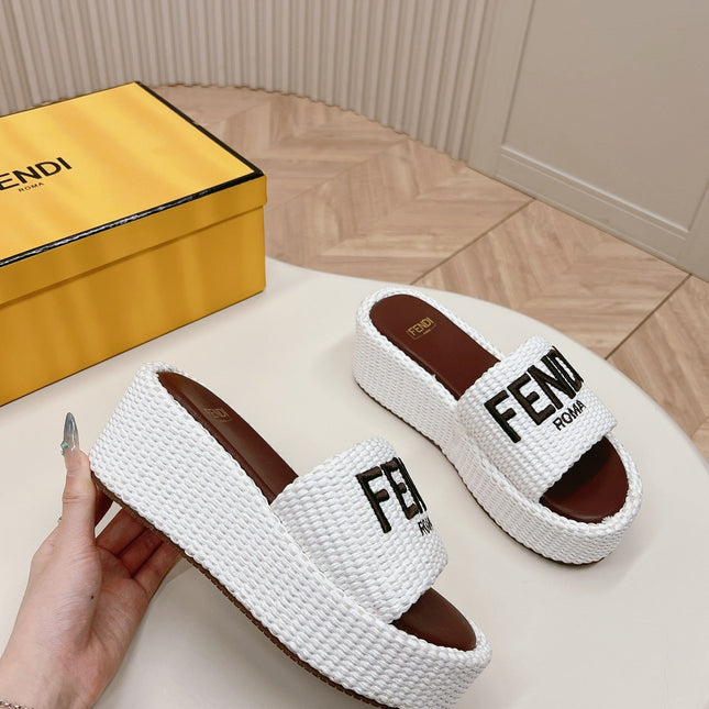 FENDI SIGNATURE WEDGE PLATFORM 6 CM IN WHITE FIBRE WITH BROWN EMBROIDERED LOGO