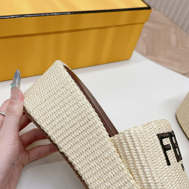 FENDI SIGNATURE WEDGE PLATFORM 6 CM IN BEIGE FIBRE WITH BROWN EMBROIDERED LOGO