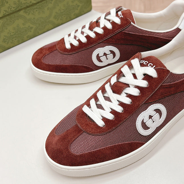 SNEAKER WITH INTERLOCKING G IN GARNET RED SUEDE AND MESH