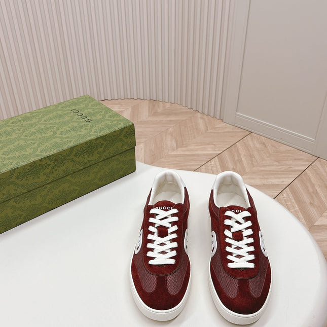 SNEAKER WITH INTERLOCKING G IN GARNET RED SUEDE AND MESH
