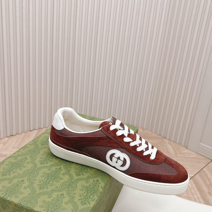 SNEAKER WITH INTERLOCKING G IN GARNET RED SUEDE AND MESH