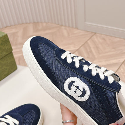 SNEAKER WITH INTERLOCKING G IN SPACE BLUE SUEDE AND MESH