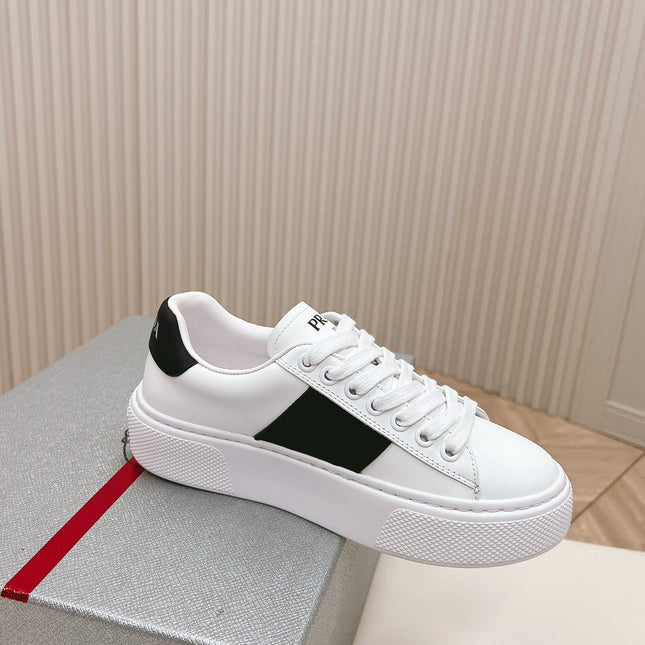 PRA LEATHER LOGO OUTLET SNEAKERS BLACK AND WHITE CALFSKIN