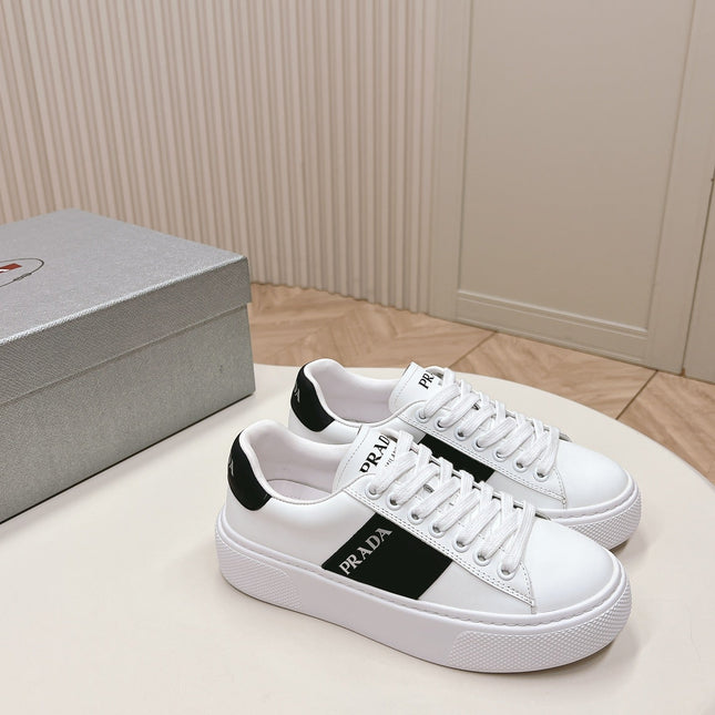 PRA LEATHER LOGO OUTLET SNEAKERS BLACK AND WHITE CALFSKIN