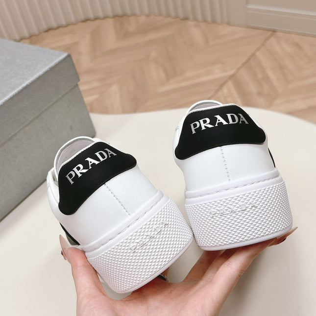 PRA LEATHER LOGO OUTLET SNEAKERS BLACK AND WHITE CALFSKIN