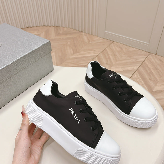 PRA LOGO OUTLET BASIC SNEAKERS BLACK AND WHITE TOE CALFSKIN