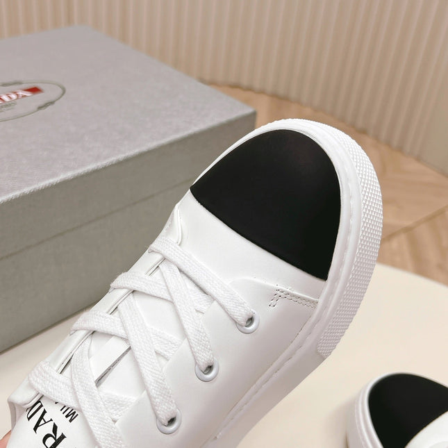 PRA LOGO OUTLET BASIC SNEAKERS WHITE AND BLACK TOE CALFSKIN