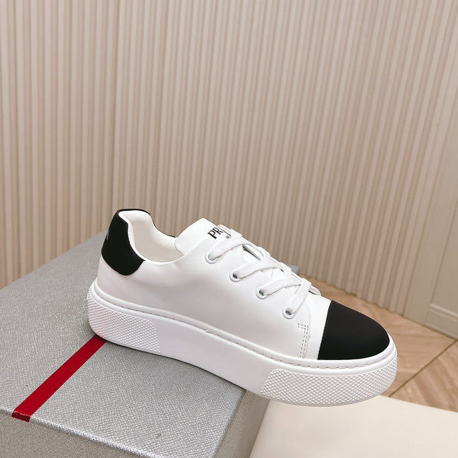 PRA LOGO OUTLET BASIC SNEAKERS WHITE AND BLACK TOE CALFSKIN