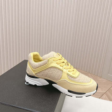 TRAINERS IN LIGHT YELLOW SUEDE AND CALFSKIN