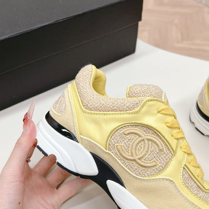 TRAINERS IN LIGHT YELLOW SUEDE AND CALFSKIN