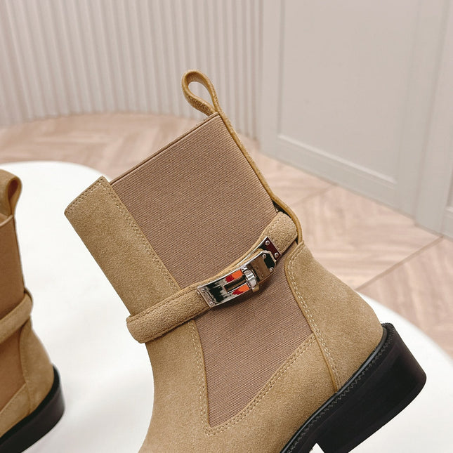 KELLY BUCKLE SHORT BOOTS IN PEANUT BROWN SUEDE