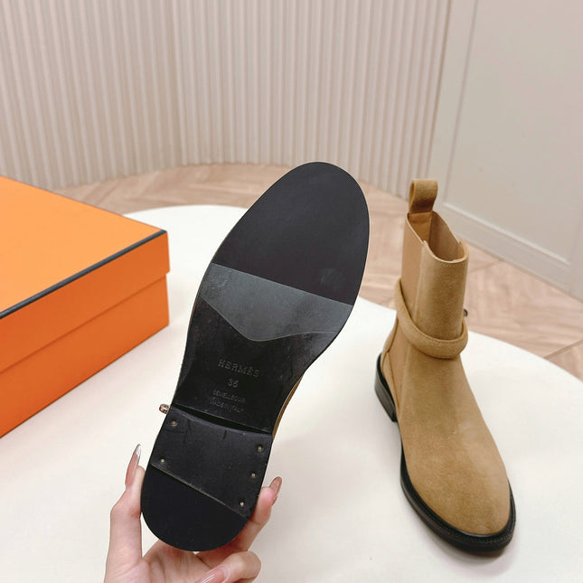 KELLY BUCKLE SHORT BOOTS IN PEANUT BROWN SUEDE