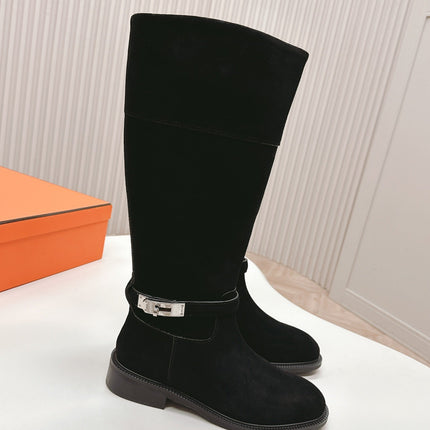 KNEE HIGH BOOTS IN BLACK SUEDE WITH SILVER BUCKLE