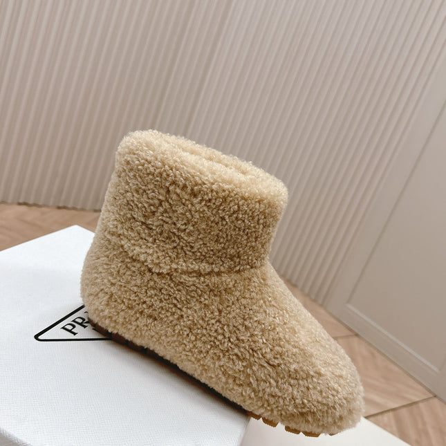 SNOW ANKLE BOOTS IN BEIGE SHEARLING