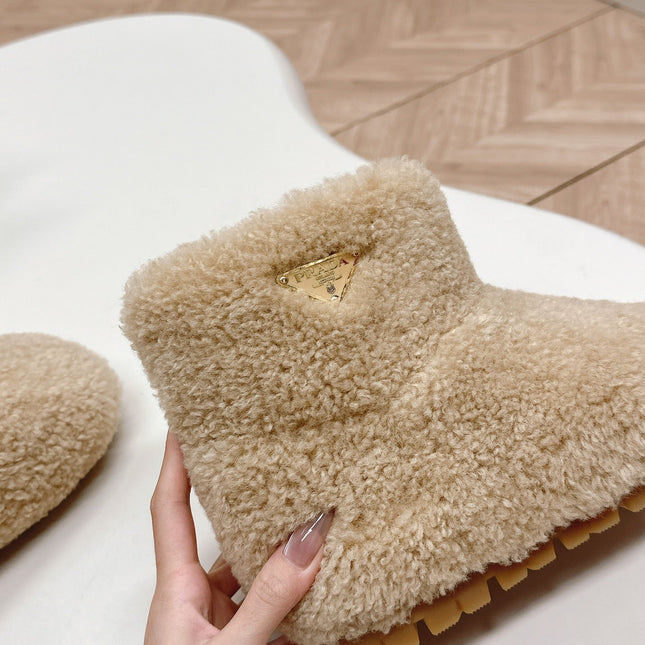 SNOW ANKLE BOOTS IN BEIGE SHEARLING