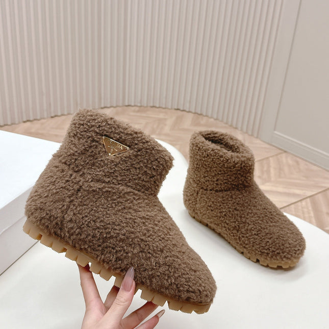 SNOW ANKLE BOOTS IN WOOD BROWN SHEARLING