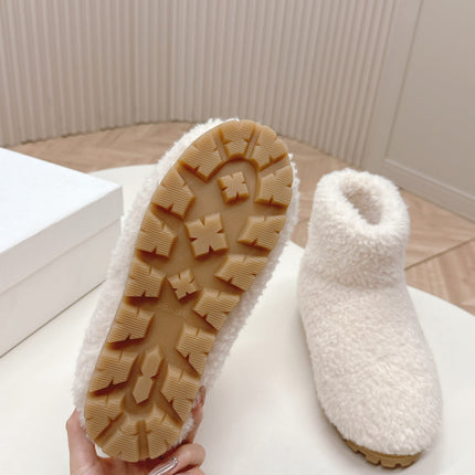 SNOW ANKLE BOOTS IN WHITE SHEARLING