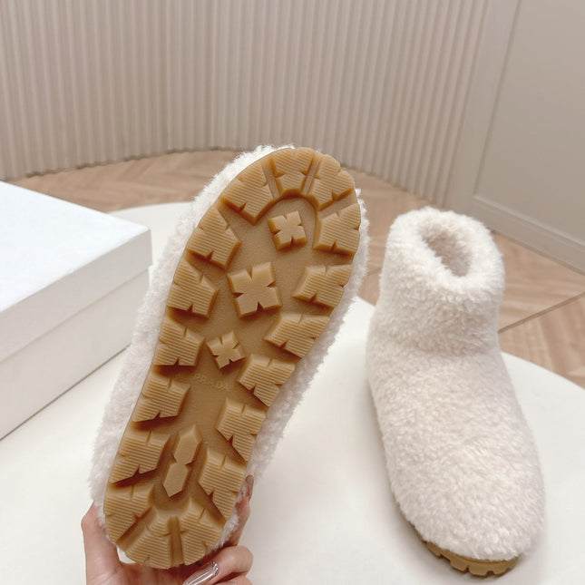 SNOW ANKLE BOOTS IN WHITE SHEARLING