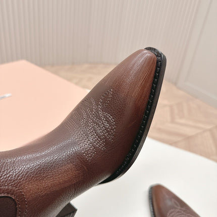 POINTED TOE BOOTS IN COCOA BROWN CALFSKIN