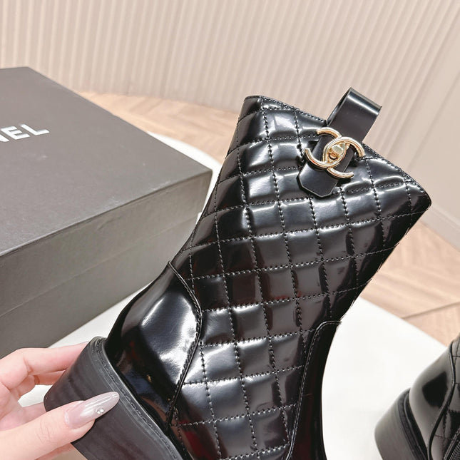 CHANEL ANKLE BOOTS 25S IN BLACK GLOSSY LAMBSKIN WITH GOLD HARDWARE