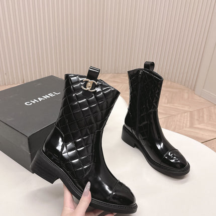 CHANEL ANKLE BOOTS 25S IN BLACK GLOSSY LAMBSKIN WITH GOLD HARDWARE