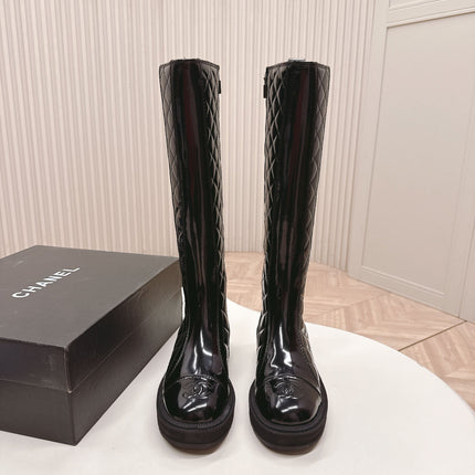 CHANEL KNEE-HIGH BOOTS 25S IN BLACK GLOSSY LAMBSKIN