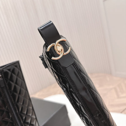 CHANEL KNEE-HIGH BOOTS 25S IN BLACK GLOSSY LAMBSKIN