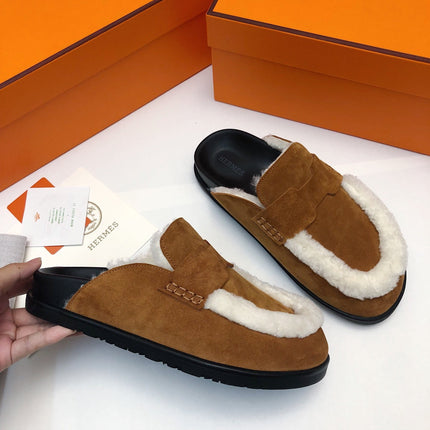 GO MULE IN BRONZE BROWN SUEDE ATTACH WHITE FLEECE